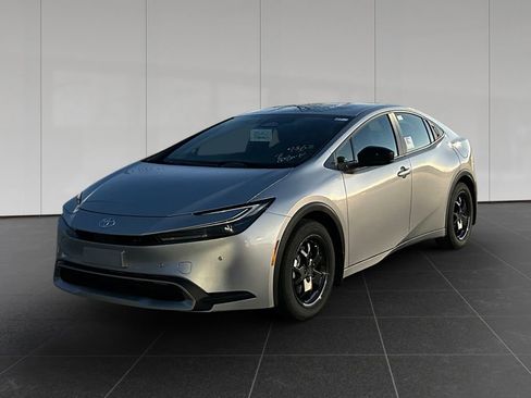 New 2026 Toyota Prius Plug-In Hybrid FWD image 1