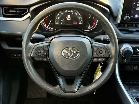 Used 2023 Toyota RAV4 LE image 15