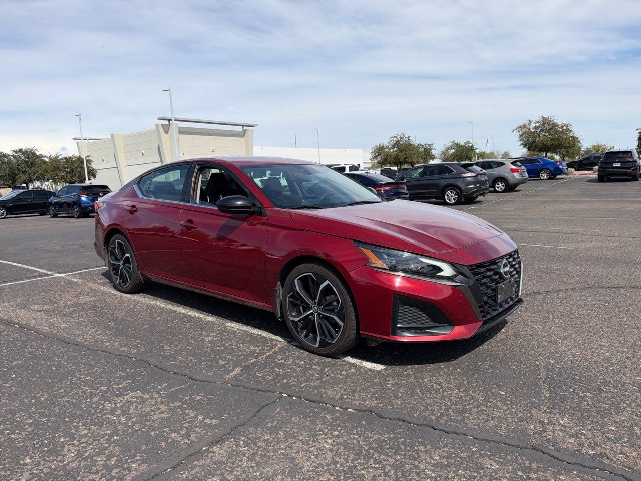 Used 2024 Nissan Altima 2.5 SR FWD image 3