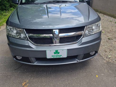 Used 2010 Dodge Journey SXT w/ Premium Convenience Group AWD/4WD image 2