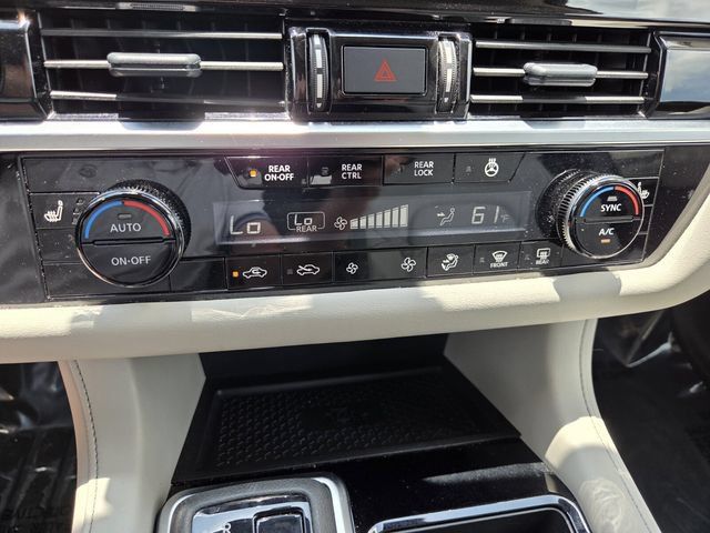 Used 2025 Nissan Pathfinder SL FWD image 28