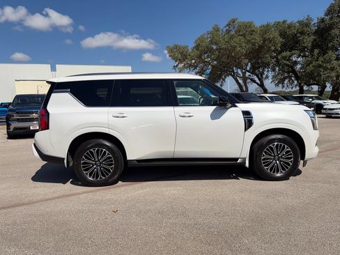 Used 2026 Nissan Armada SL RWD image 4