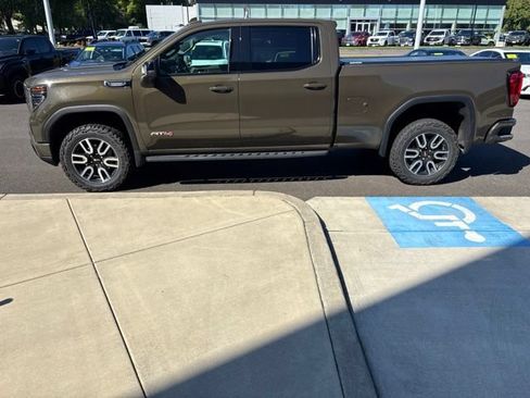 Used 2024 GMC Sierra 1500 AT4 w/ Technology Package AWD/4WD image 6