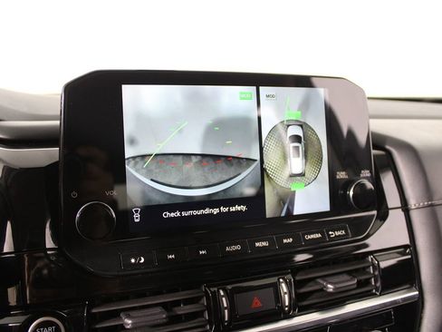 Used 2023 Nissan Pathfinder SL image 36