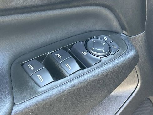 Used 2024 Chevrolet Equinox LT FWD image 19
