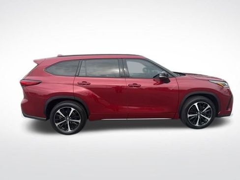 Used 2022 Toyota Highlander XSE image 6