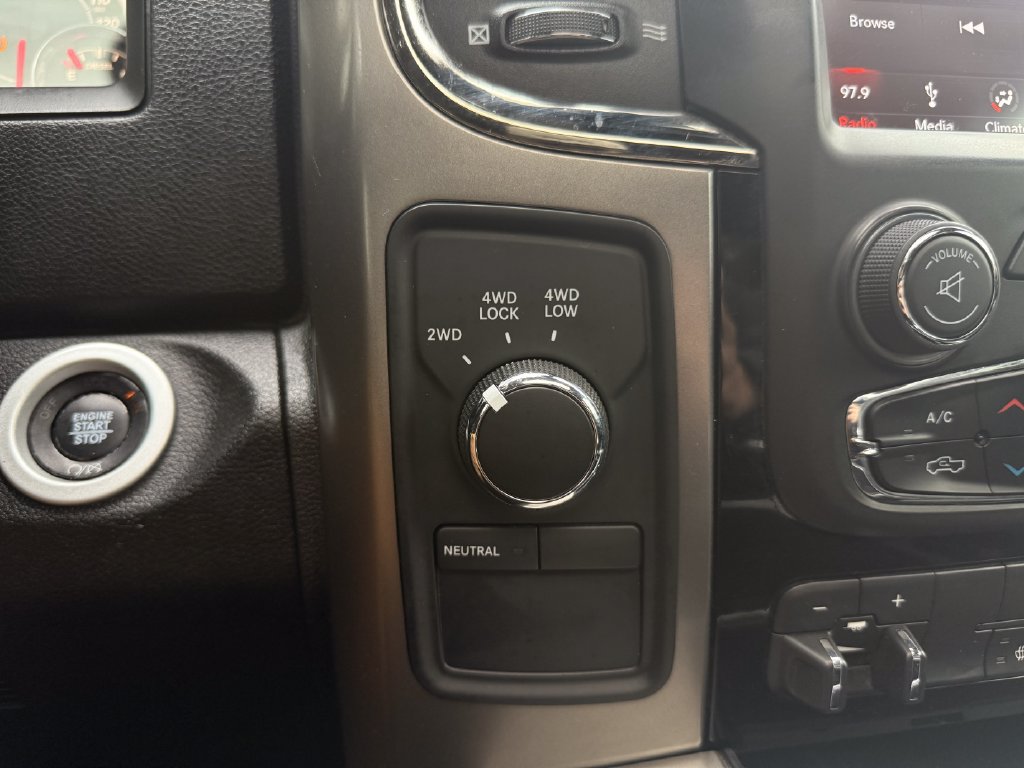 Used 2018 RAM 2500 Laramie w/ Sport Appearance Group AWD/4WD image 27