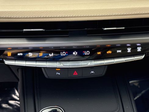 Used 2024 Cadillac XT4 Luxury FWD image 18