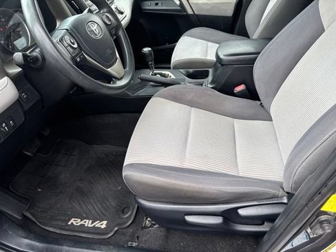 Used 2014 Toyota RAV4 XLE AWD/4WD image 15