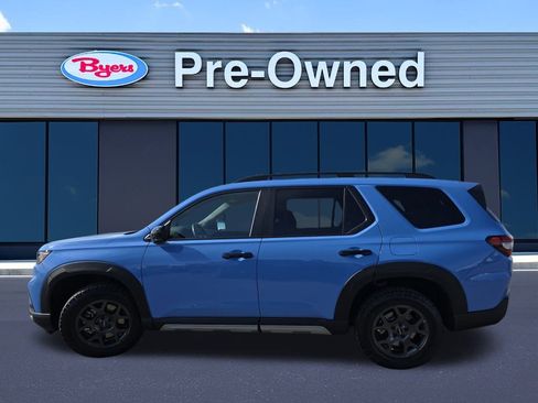 Used 2023 Honda Pilot TrailSport image 4