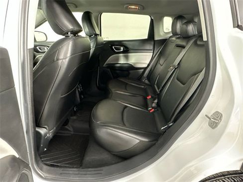 Certified 2022 Jeep Compass Limited image 13