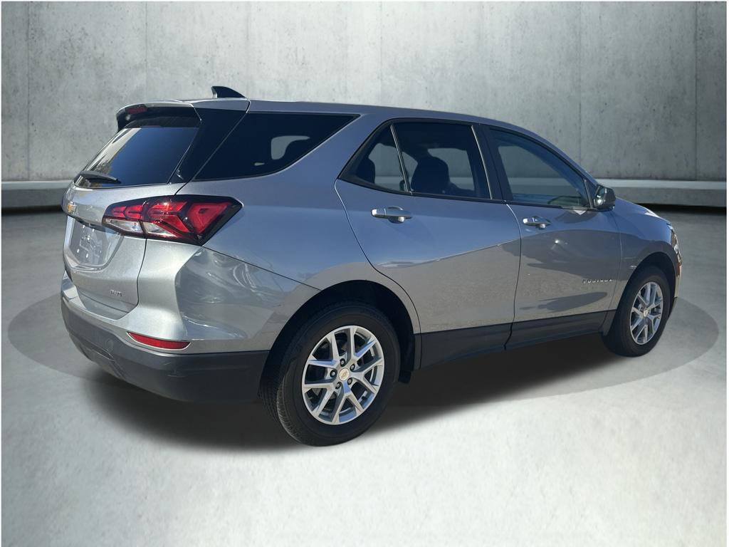 Used 2024 Chevrolet Equinox LS w/ LS Convenience Package AWD/4WD image 6