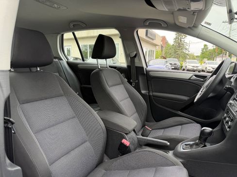 Used 2014 Volkswagen Golf 4-Door FWD image 26