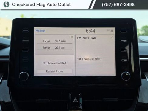 Used 2020 Toyota Corolla LE FWD image 16