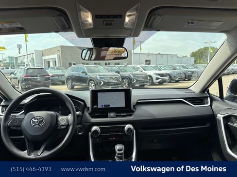 Used 2025 Toyota RAV4 XLE image 10