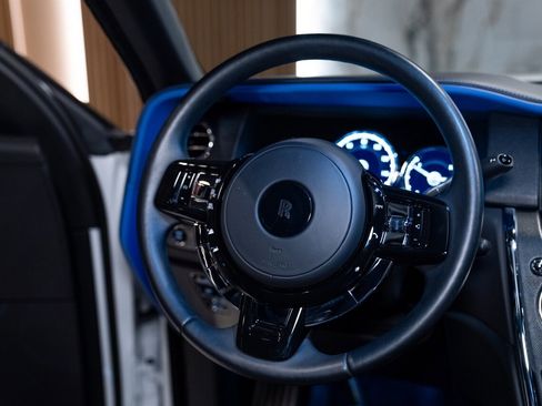 Used 2023 Rolls-Royce Cullinan image 15