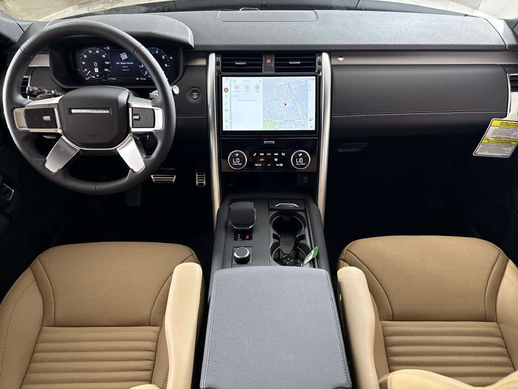 New 2026 Land Rover Discovery Dynamic SE AWD/4WD image 17