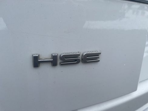 Used 2016 Land Rover Range Rover HSE image 9