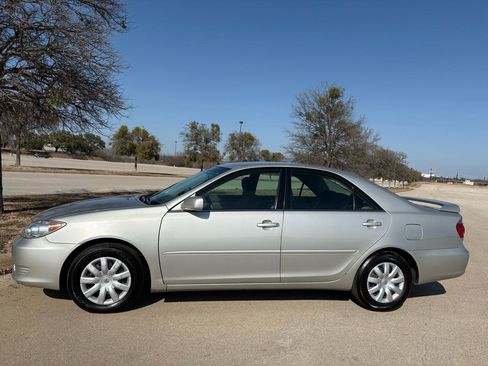 Used 2005 Toyota Camry LE image 23