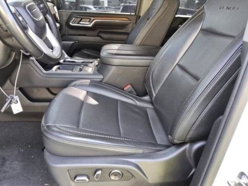 Used 2024 GMC Sierra 3500 Denali w/ Denali Reserve Package image 3