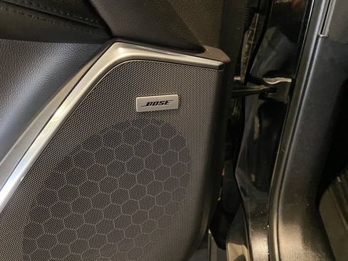 Used 2019 Cadillac Escalade Premium Luxury w/ Escalade Sport Edition image 18