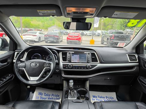 Used 2018 Toyota Highlander XLE AWD/4WD image 14