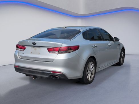Used 2016 Kia Optima LX w/ Option Group 014 FWD image 5