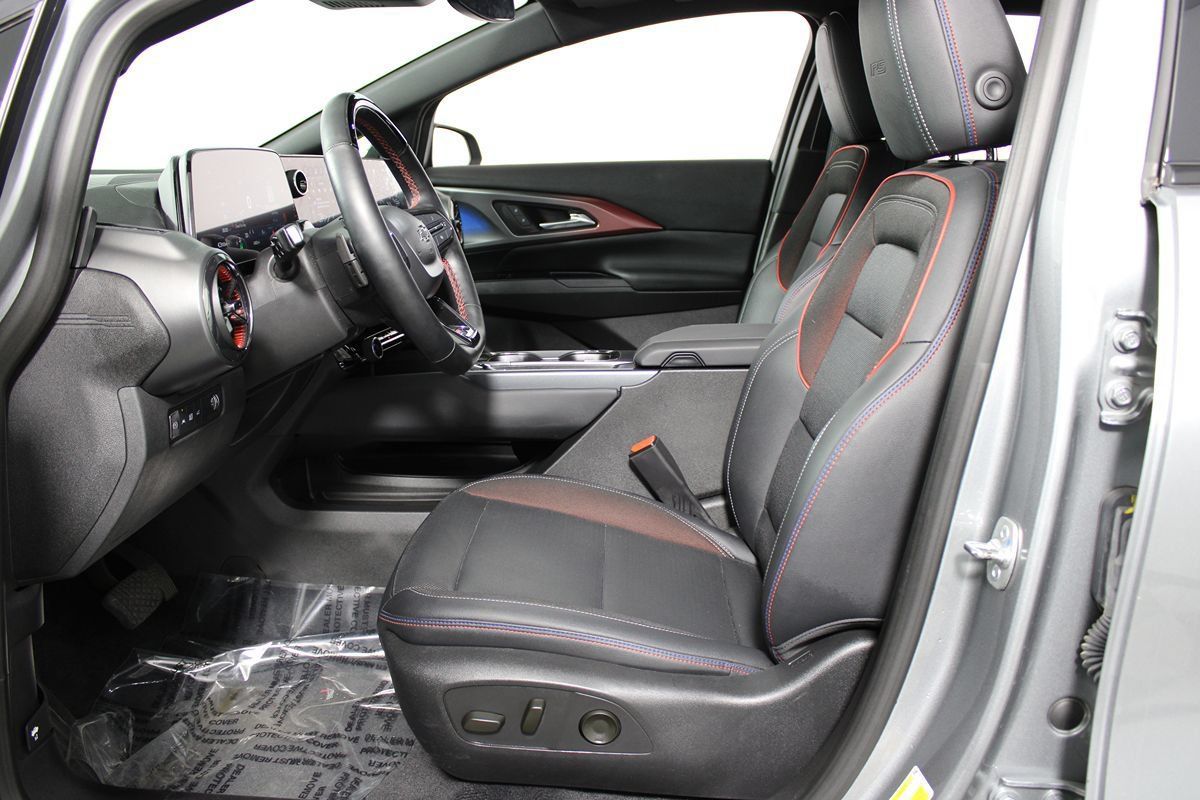 Used 2024 Chevrolet Equinox EV RS FWD image 22