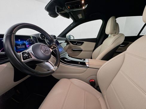 Used 2023 Mercedes-Benz GLC 300 image 19