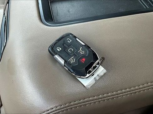 Used 2018 GMC Yukon SLT w/ Open Road Package AWD/4WD image 34