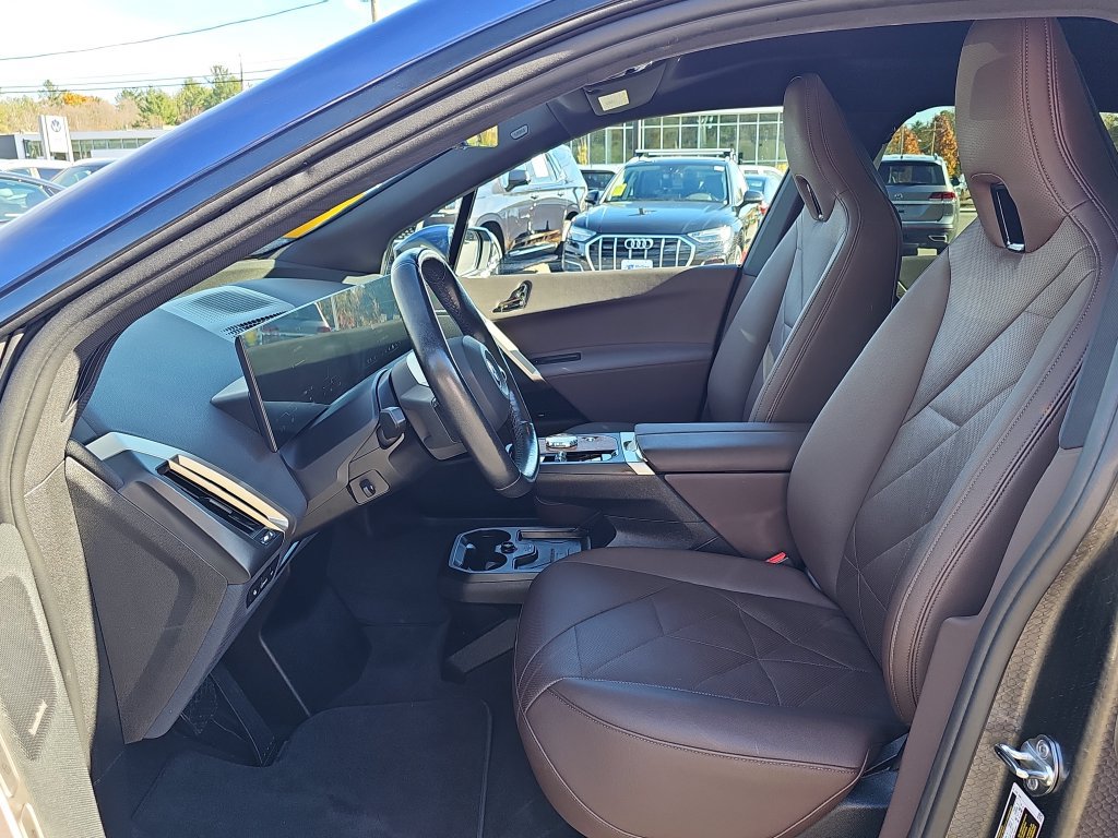 Used 2024 BMW iX xDrive50 w/ Convenience Package AWD/4WD image 10