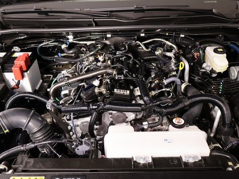 Used 2025 Toyota 4Runner SR5 image 18