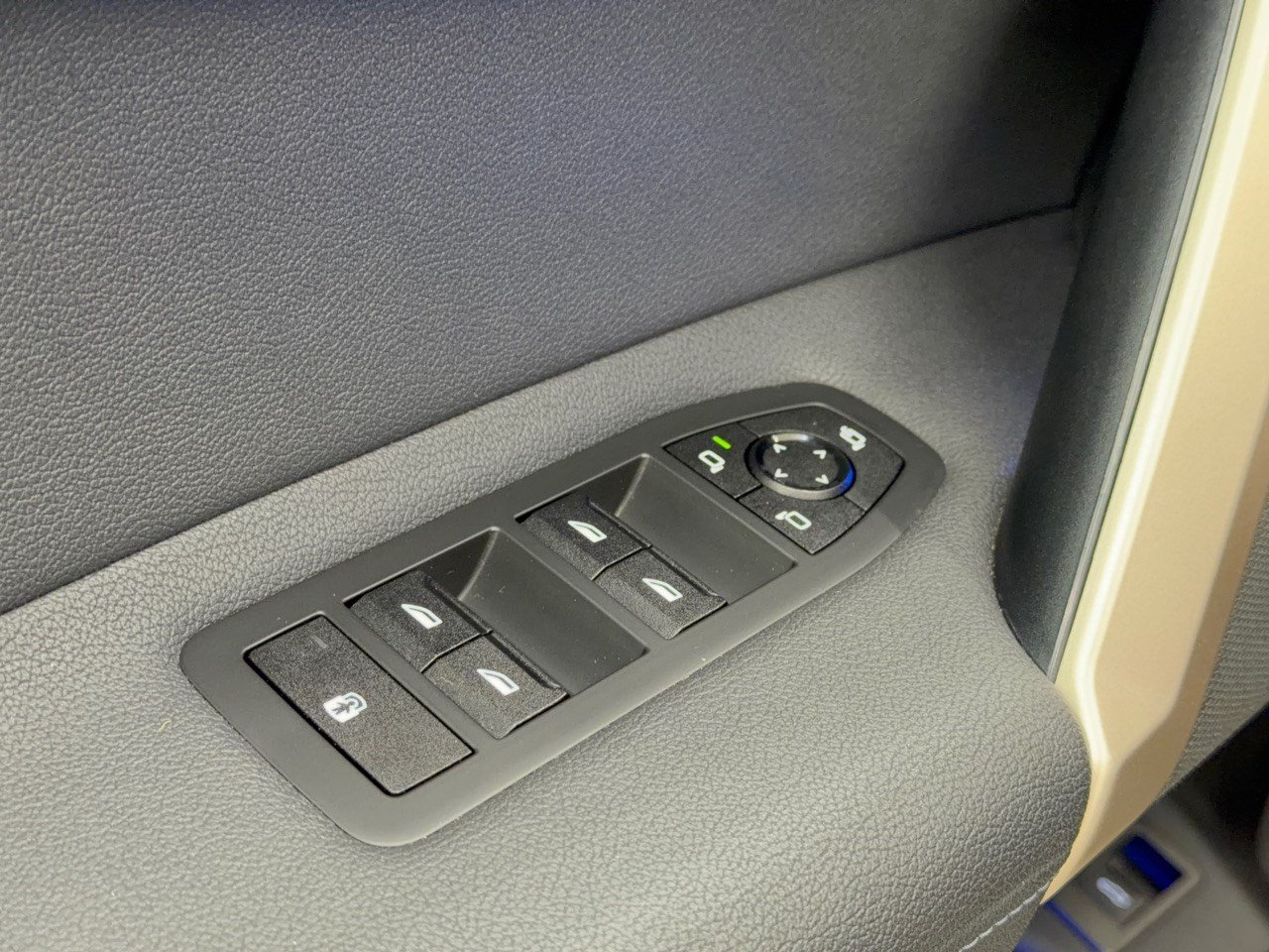 Used 2024 BMW iX xDrive50 AWD/4WD image 15