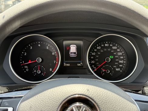 Used 2018 Volkswagen Tiguan S FWD image 18