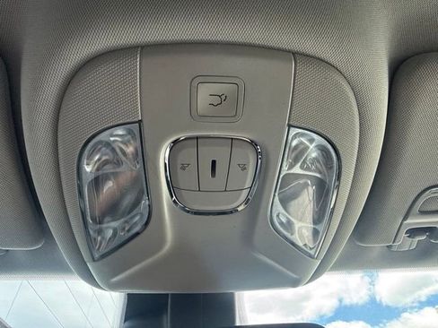 Used 2022 Jeep Compass Latitude w/ Convenience Group AWD/4WD image 17
