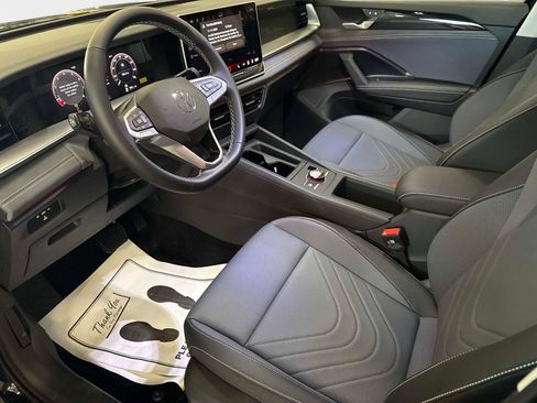 New 2026 Volkswagen Tiguan SE image 22