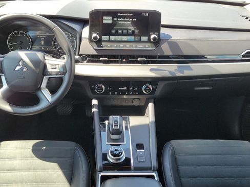 Used 2024 Mitsubishi Outlander SE FWD image 15