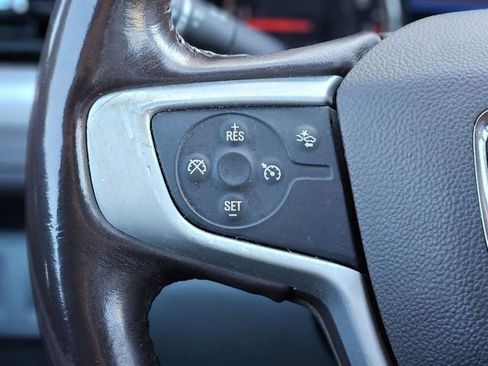 Used 2021 GMC Acadia SLT image 17