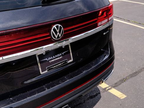 Used 2024 Volkswagen Atlas SE AWD/4WD image 13