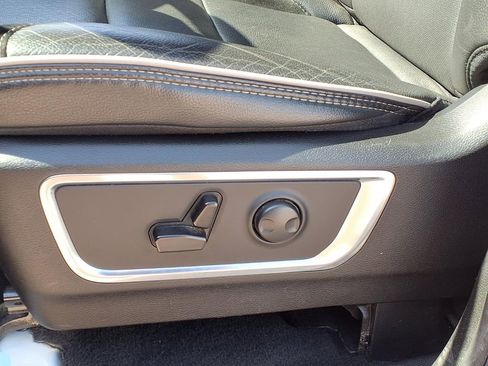 Used 2025 RAM 1500 Laramie AWD/4WD image 19