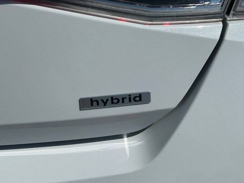 Used 2025 Hyundai Elantra Limited FWD image 13