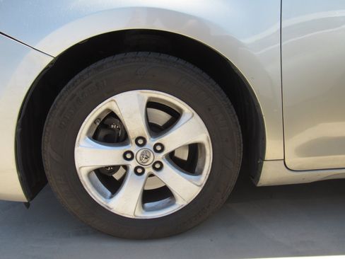 Used 2016 Toyota Sienna LE FWD image 5