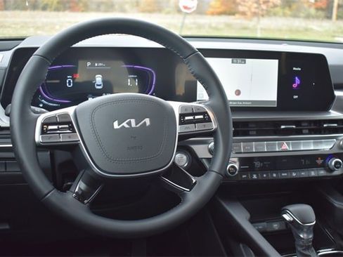 New 2025 Kia Telluride LX image 17