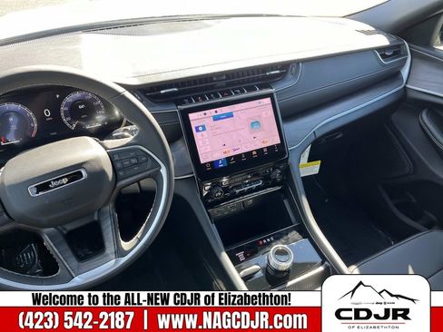 New 2025 Jeep Grand Cherokee Limited w/ Black Appearance Package image 13