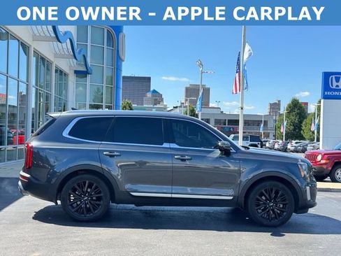 Used 2022 Kia Telluride SX w/ Towing Package FWD image 2