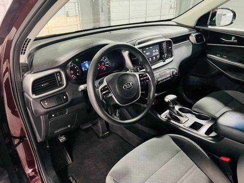Used 2020 Kia Sorento AWD V6 image 19