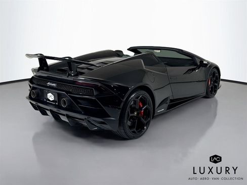 Used 2020 Lamborghini Huracan EVO image 4