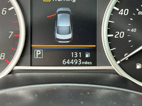 Used 2019 Nissan Sentra SR w/ Exterior Package image 22