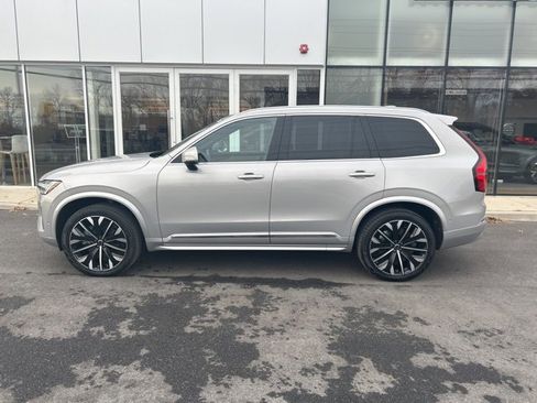 Used 2025 Volvo XC90 B5 Plus image 2