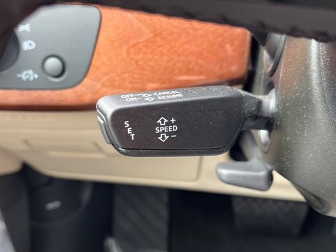 Used 2022 Audi A4 2.0T Premium w/ Convenience Package image 54